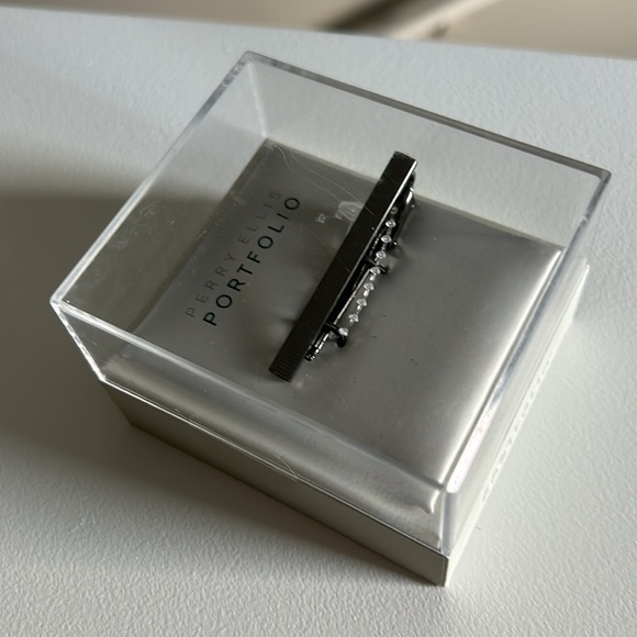 Men’s Perry Ellis tie clip - Picture 3 of 7